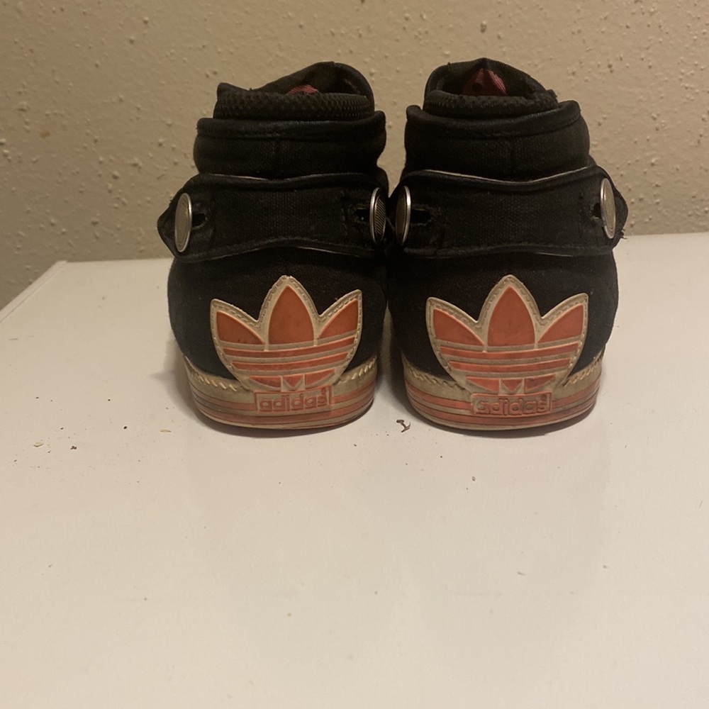 Adidas - Picture 4 of 5